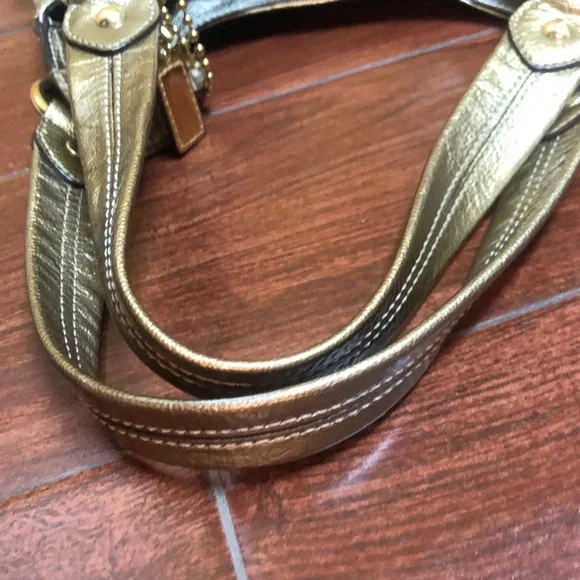 EUC Coach Maggie Antique Soft patent leather purse - Picture 8 of 16